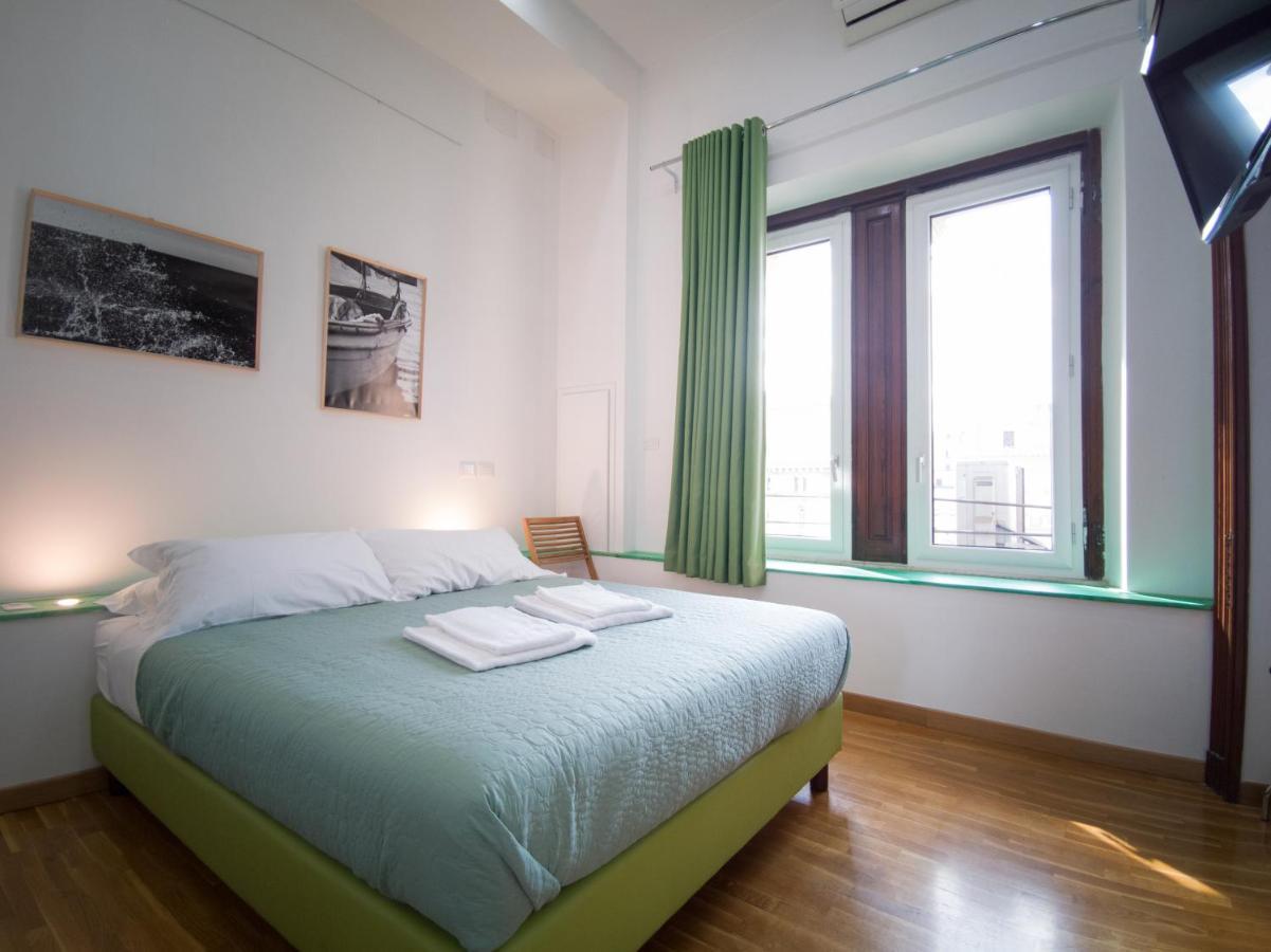 5 Sirene Bed & Breakfast เนเปิลส์ ภายนอก รูปภาพ