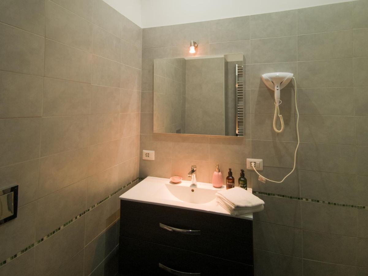 5 Sirene Bed & Breakfast เนเปิลส์ ภายนอก รูปภาพ