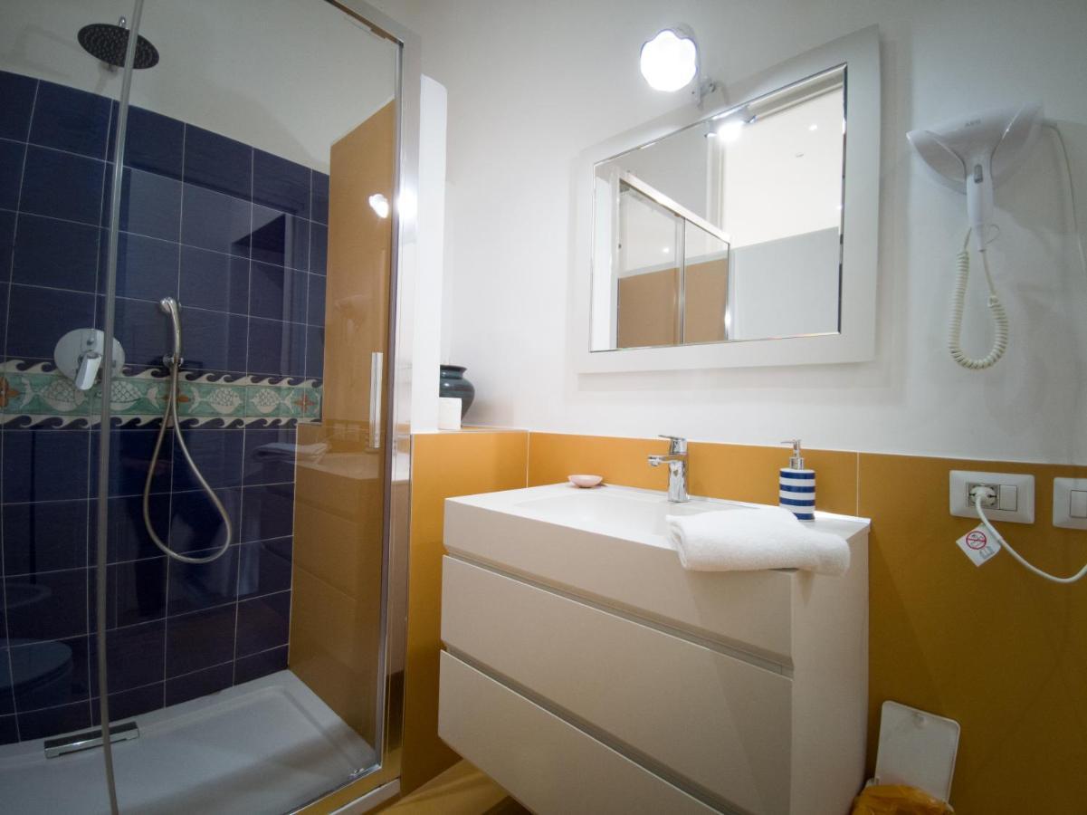 5 Sirene Bed & Breakfast เนเปิลส์ ภายนอก รูปภาพ