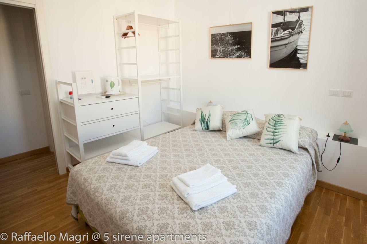 5 Sirene Bed & Breakfast เนเปิลส์ ภายนอก รูปภาพ
