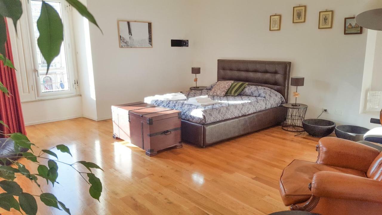 5 Sirene Bed & Breakfast เนเปิลส์ ภายนอก รูปภาพ